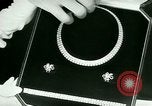Standbild Schmuck anzeigen New York United States USA, 1946, aus Sekunde 30 historischem Filmmaterial Videoclip 65675021128