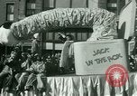 Standbild Toyland Parade Philadelphia Pennsylvania USA, 1946, aus Sekunde 9 historischem Filmmaterial Videoclip 65675021137