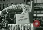 Standbild Toyland Parade Philadelphia Pennsylvania USA, 1946, aus Sekunde 12 historischem Filmmaterial Videoclip 65675021137