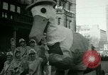 Standbild Toyland Parade Philadelphia Pennsylvania USA, 1946, aus Sekunde 18 historischem Filmmaterial Videoclip 65675021137