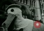 Standbild Toyland Parade Philadelphia Pennsylvania USA, 1946, aus Sekunde 20 historischem Filmmaterial Videoclip 65675021137