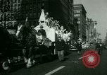 Standbild Toyland Parade Philadelphia Pennsylvania USA, 1946, aus Sekunde 28 historischem Filmmaterial Videoclip 65675021137