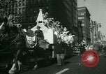 Standbild Toyland Parade Philadelphia Pennsylvania USA, 1946, aus Sekunde 29 historischem Filmmaterial Videoclip 65675021137