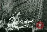 Standbild Toyland Parade Philadelphia Pennsylvania USA, 1946, aus Sekunde 33 historischem Filmmaterial Videoclip 65675021137