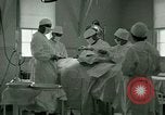 Immagine di Assistenza sanitaria nel campo di prigionia Southern United States USA, 1944, secondo 27 filmato di repertorio 65675021144