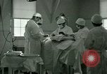 Immagine di Assistenza sanitaria nel campo di prigionia Southern United States USA, 1944, secondo 32 filmato di repertorio 65675021144