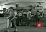 Standbild Kriegsgefangenenlager United States USA, 1944, aus Sekunde 8 historischem Filmmaterial Videoclip 65675021146
