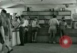Standbild Kriegsgefangenenlager United States USA, 1944, aus Sekunde 9 historischem Filmmaterial Videoclip 65675021146