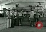 Standbild Kriegsgefangenenlager United States USA, 1944, aus Sekunde 13 historischem Filmmaterial Videoclip 65675021146