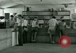 Standbild Kriegsgefangenenlager United States USA, 1944, aus Sekunde 14 historischem Filmmaterial Videoclip 65675021146