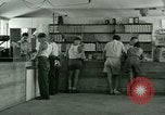 Standbild Kriegsgefangenenlager United States USA, 1944, aus Sekunde 17 historischem Filmmaterial Videoclip 65675021146
