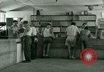 Standbild Kriegsgefangenenlager United States USA, 1944, aus Sekunde 18 historischem Filmmaterial Videoclip 65675021146