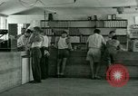 Standbild Kriegsgefangenenlager United States USA, 1944, aus Sekunde 20 historischem Filmmaterial Videoclip 65675021146