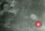 Standbild Amerikanische Bomber aircraft Streik Berlin Vereinigtes Königreich, 1944, aus Sekunde 60 historischem Filmmaterial Videoclip 65675021165