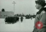 Standbild deutschen Gefangenen arbeiten im Schnee Northern United States USA, 1944, aus Sekunde 9 historischem Filmmaterial Videoclip 65675021169
