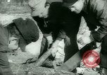 Standbild deutschen Gefangenen arbeiten im Schnee Northern United States USA, 1944, aus Sekunde 24 historischem Filmmaterial Videoclip 65675021169