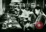 Standbild deutschen Gefangenen arbeiten im Schnee Northern United States USA, 1944, aus Sekunde 37 historischem Filmmaterial Videoclip 65675021169
