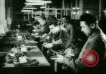 Standbild deutschen Gefangenen arbeiten im Schnee Northern United States USA, 1944, aus Sekunde 38 historischem Filmmaterial Videoclip 65675021169
