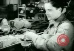 Standbild deutschen Gefangenen arbeiten im Schnee Northern United States USA, 1944, aus Sekunde 39 historischem Filmmaterial Videoclip 65675021169