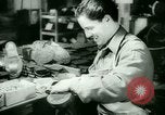 Standbild deutschen Gefangenen arbeiten im Schnee Northern United States USA, 1944, aus Sekunde 41 historischem Filmmaterial Videoclip 65675021169