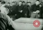 Standbild deutschen Gefangenen arbeiten im Schnee Northern United States USA, 1944, aus Sekunde 56 historischem Filmmaterial Videoclip 65675021169