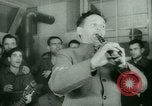 Standbild deutschen Gefangenen arbeiten im Schnee Northern United States USA, 1944, aus Sekunde 57 historischem Filmmaterial Videoclip 65675021169