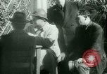 Immagine di Profughi italiani evacuare Italia, 1944, secondo 24 filmato di repertorio 65675021170