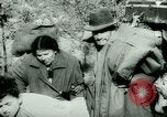 Immagine di Profughi italiani evacuare Italia, 1944, secondo 37 filmato di repertorio 65675021170