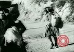 Immagine di Profughi italiani evacuare Italia, 1944, secondo 53 filmato di repertorio 65675021170