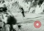 Immagine di Profughi italiani evacuare Italia, 1944, secondo 56 filmato di repertorio 65675021170