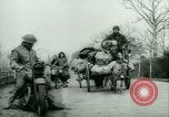 Immagine di Profughi italiani evacuare Italia, 1944, secondo 59 filmato di repertorio 65675021170