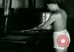 Immagine di Tedesco e prigionieri di guerra italiani NEGLI STATI UNITI United States USA, 1944, secondo 18 filmato di repertorio 65675021174