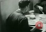 Immagine di Tedesco e prigionieri di guerra italiani NEGLI STATI UNITI United States USA, 1944, secondo 41 filmato di repertorio 65675021174