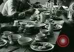 Immagine di Tedesco e prigionieri di guerra italiani NEGLI STATI UNITI United States USA, 1944, secondo 43 filmato di repertorio 65675021174