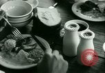 Immagine di Tedesco e prigionieri di guerra italiani NEGLI STATI UNITI United States USA, 1944, secondo 48 filmato di repertorio 65675021174