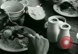 Immagine di Tedesco e prigionieri di guerra italiani NEGLI STATI UNITI United States USA, 1944, secondo 50 filmato di repertorio 65675021174