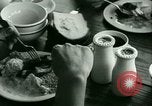 Immagine di Tedesco e prigionieri di guerra italiani NEGLI STATI UNITI United States USA, 1944, secondo 51 filmato di repertorio 65675021174