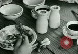 Immagine di Tedesco e prigionieri di guerra italiani NEGLI STATI UNITI United States USA, 1944, secondo 55 filmato di repertorio 65675021174