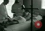 Immagine di Trattamento medico per il tedesco e italiano POWs in noi United States USA, 1944, secondo 5 filmato di repertorio 65675021175