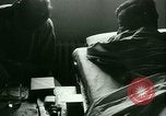 Immagine di Trattamento medico per il tedesco e italiano POWs in noi United States USA, 1944, secondo 27 filmato di repertorio 65675021175