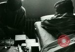 Immagine di Trattamento medico per il tedesco e italiano POWs in noi United States USA, 1944, secondo 29 filmato di repertorio 65675021175