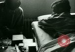 Immagine di Trattamento medico per il tedesco e italiano POWs in noi United States USA, 1944, secondo 31 filmato di repertorio 65675021175