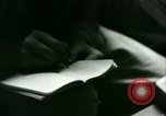 Immagine di Trattamento medico per il tedesco e italiano POWs in noi United States USA, 1944, secondo 35 filmato di repertorio 65675021175