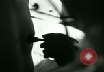 Immagine di Trattamento medico per il tedesco e italiano POWs in noi United States USA, 1944, secondo 45 filmato di repertorio 65675021175