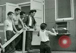 Immagine di Prigioniero di treni uccelli a noi operati POW Camp United States USA, 1944, secondo 30 filmato di repertorio 65675021176