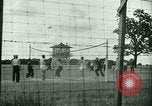 Immagine di Italiano e Tedesco POWs play sports United States USA, 1944, secondo 14 filmato di repertorio 65675021177