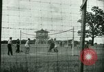 Immagine di Italiano e Tedesco POWs play sports United States USA, 1944, secondo 16 filmato di repertorio 65675021177