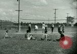 Immagine di Italiano e Tedesco POWs play sports United States USA, 1944, secondo 19 filmato di repertorio 65675021177