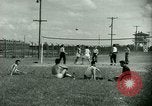 Immagine di Italiano e Tedesco POWs play sports United States USA, 1944, secondo 21 filmato di repertorio 65675021177