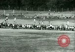 Immagine di Italiano e Tedesco POWs play sports United States USA, 1944, secondo 43 filmato di repertorio 65675021177